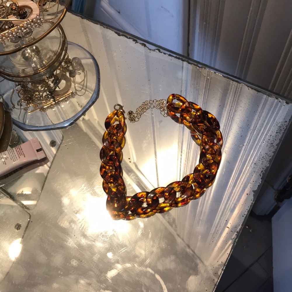 best dressed x en route tortoise shell choker